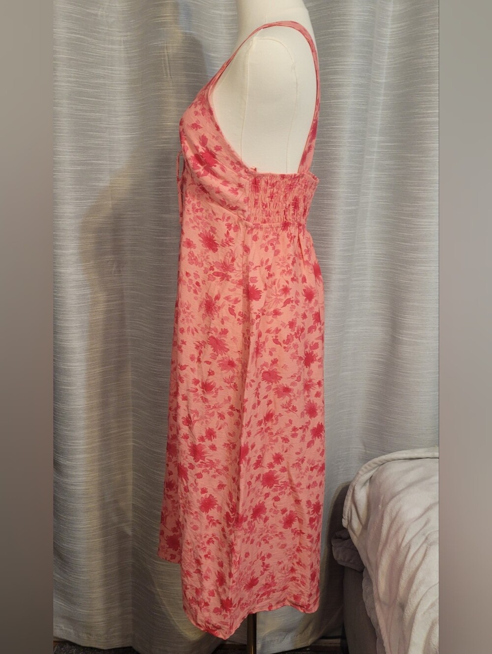 Pink Floral V-Neck Midi Dress - Picture 4 of 10